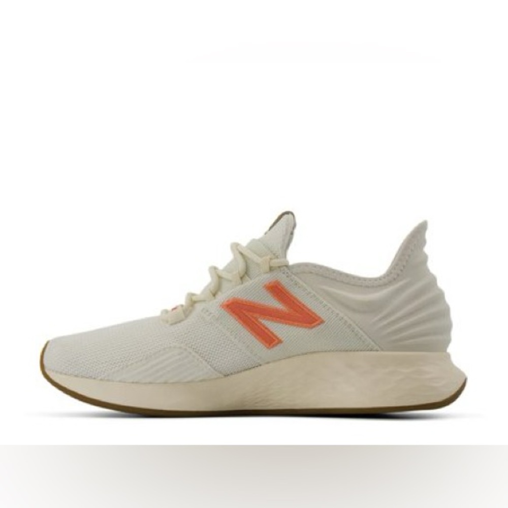 New Balance Fresh Foam Roav Running Shoes in Off White Size 6